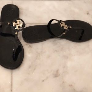 Sandals (flip flops)